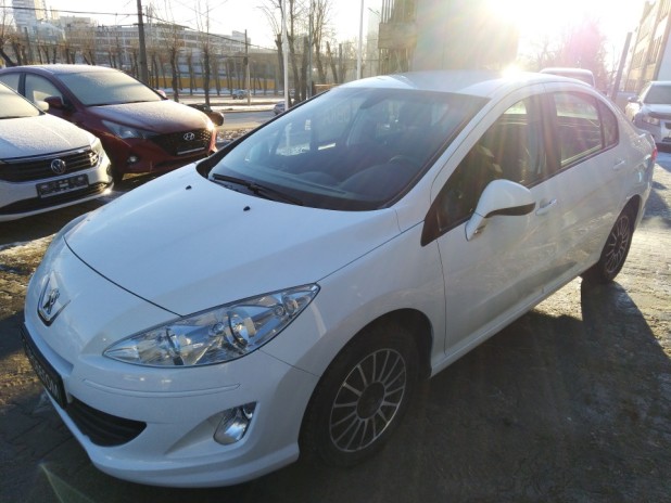 Автомобиль Peugeot, 408, 2013 года, Робот, пробег 145275 км