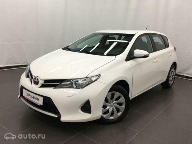 Автомобиль Toyota, Auris, 2013 года, МТ, пробег 64855 км