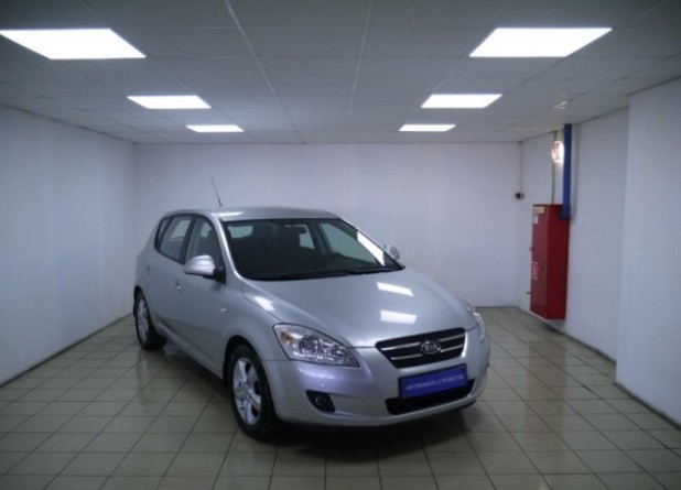 Автомобиль KIA, Cee’d, 2009 года, AT, пробег 96000 км