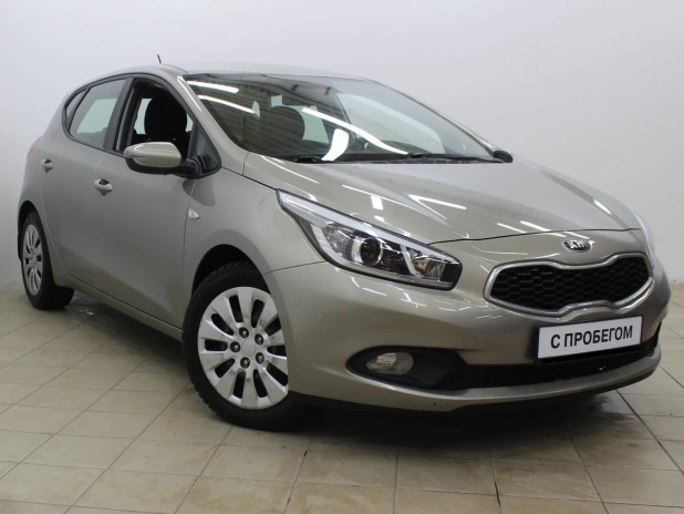 Автомобиль KIA, Cee’d, 2015 года, МТ, пробег 65487 км