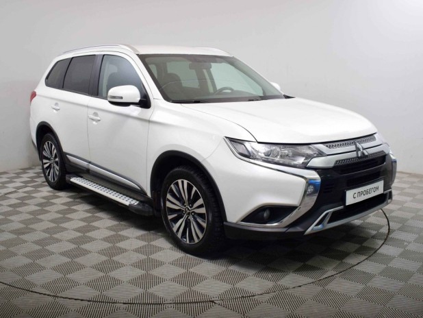 Автомобиль Mitsubishi, Mitsubishi Outlander, 2018 года, Вариатор, пробег 43451 км