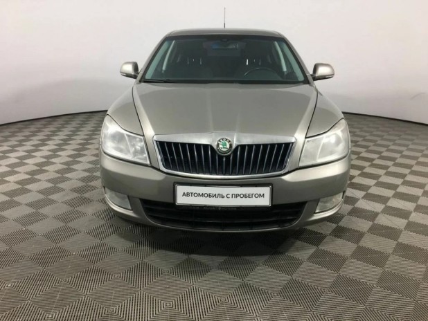 Автомобиль Skoda, Octavia, 2010 года, Робот, пробег 129847 км