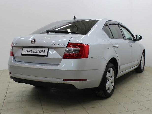 Автомобиль Skoda, Octavia, 2019 года, Робот, пробег 123567 км