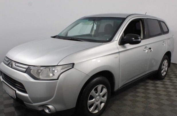 Автомобиль Mitsubishi, Outlander, 2013 года, Вариатор, пробег 87554 км