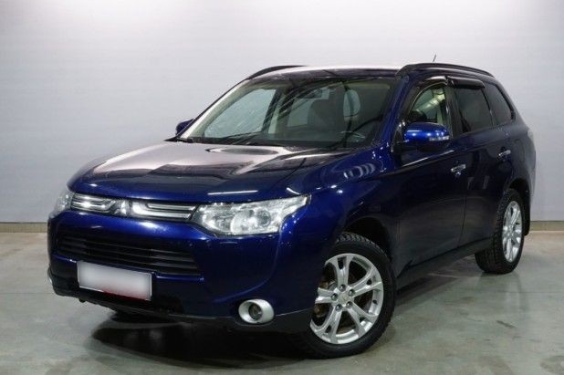 Автомобиль Mitsubishi, Outlander, 2013 года, Вариатор, пробег 14816 км