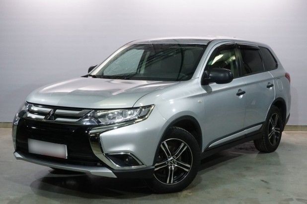 Автомобиль Mitsubishi, Outlander, 2018 года, Вариатор, пробег 81564 км