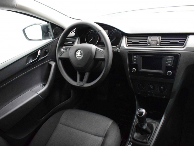 Автомобиль Skoda, Rapid, 2016 года, МТ, пробег 40450 км