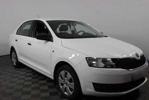 Автомобиль Skoda, Rapid, 2017 года, Робот, пробег 27004 км