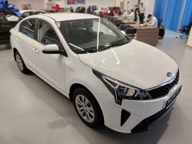 Автомобиль KIA, Rio, 2020 года, AT, пробег 23000 км