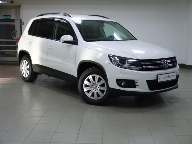 Автомобиль Volkswagen, Tiguan, 2013 года, Робот, пробег 97750 км