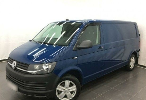 Автомобиль Volkswagen, Transporter, 2018 года, МТ, пробег 25890 км