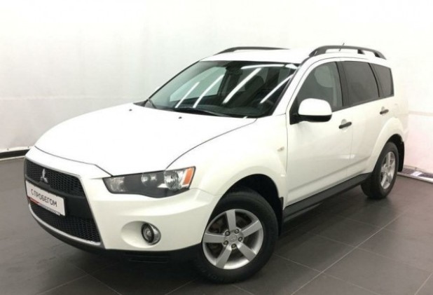 Автомобиль Mitsubishi, Outlander, 2011 года, МТ, пробег 111935 км