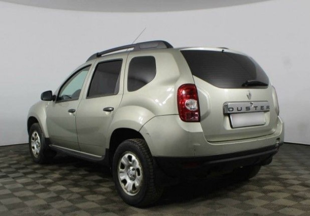 Автомобиль Renault, Duster, 2014 года, МТ, пробег 210326 км