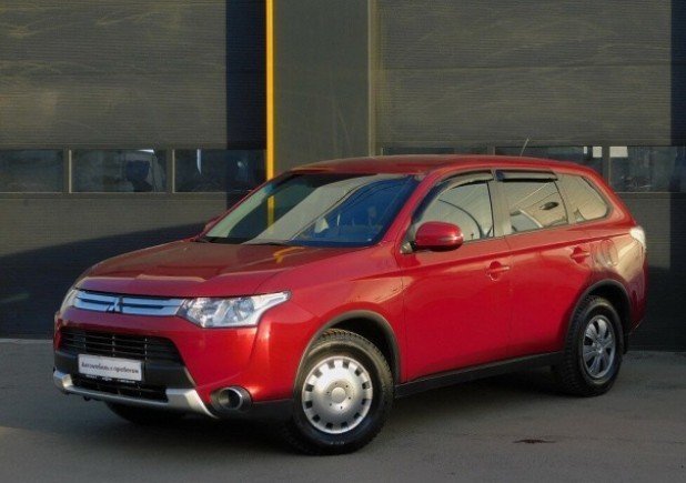 Автомобиль Mitsubishi, Outlander, 2014 года, Вариатор, пробег 45385 км